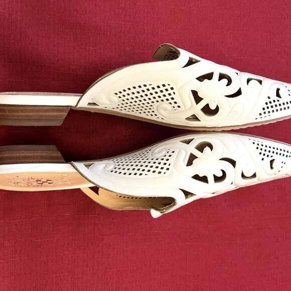 Women's Vince Camuto Meekel White Pointed Toe Flats Size 7 - Picture 3 of 5